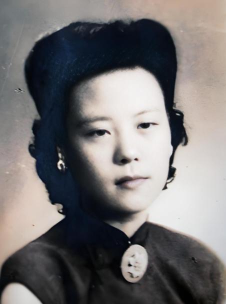 1983年，84岁张大千在台北荣总病房病逝，他的遗嘱很快在报纸公布，令人惊讶的是