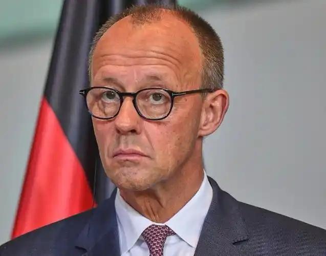 谁也没想到一向偏爱高福利、短工时的德国，如今会硬生生撕下温情面纱。政坛大佬突