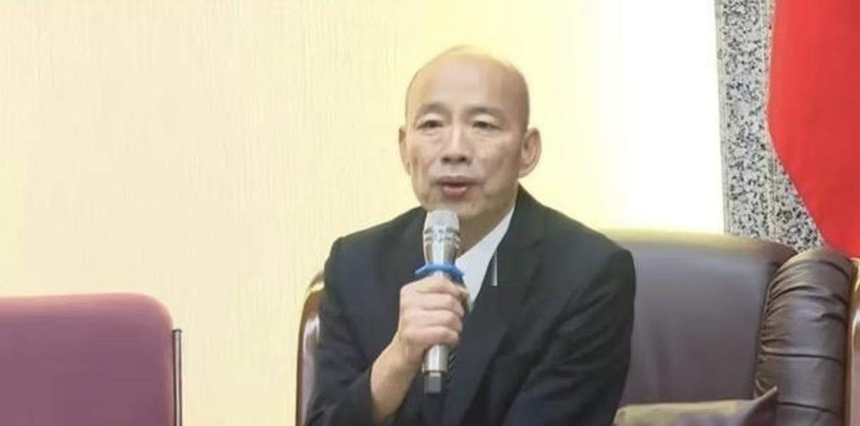 韩国瑜与卢秀燕相比，韩能出一些金句子，而卢不能。卢现在最著名的句子就是“妈妈做不