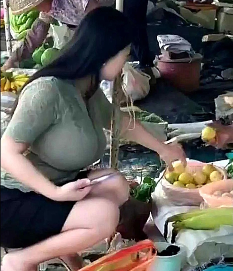 看水果摊上的水果，猜猜这是什么地方？