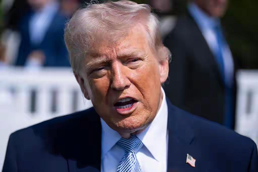 再次轰炸伊朗！特朗普终于不装了。21日，特朗普公开表示，22日停火到期后美军会