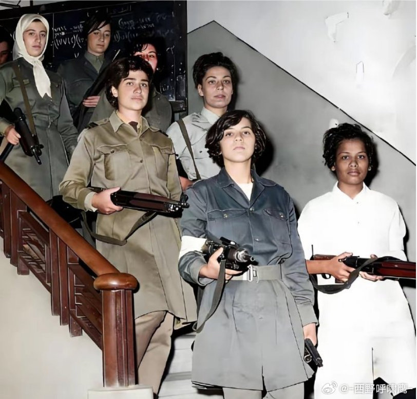 1978年，法国女摄影师弗朗索瓦·德穆拉（FrançoiseDemulder）