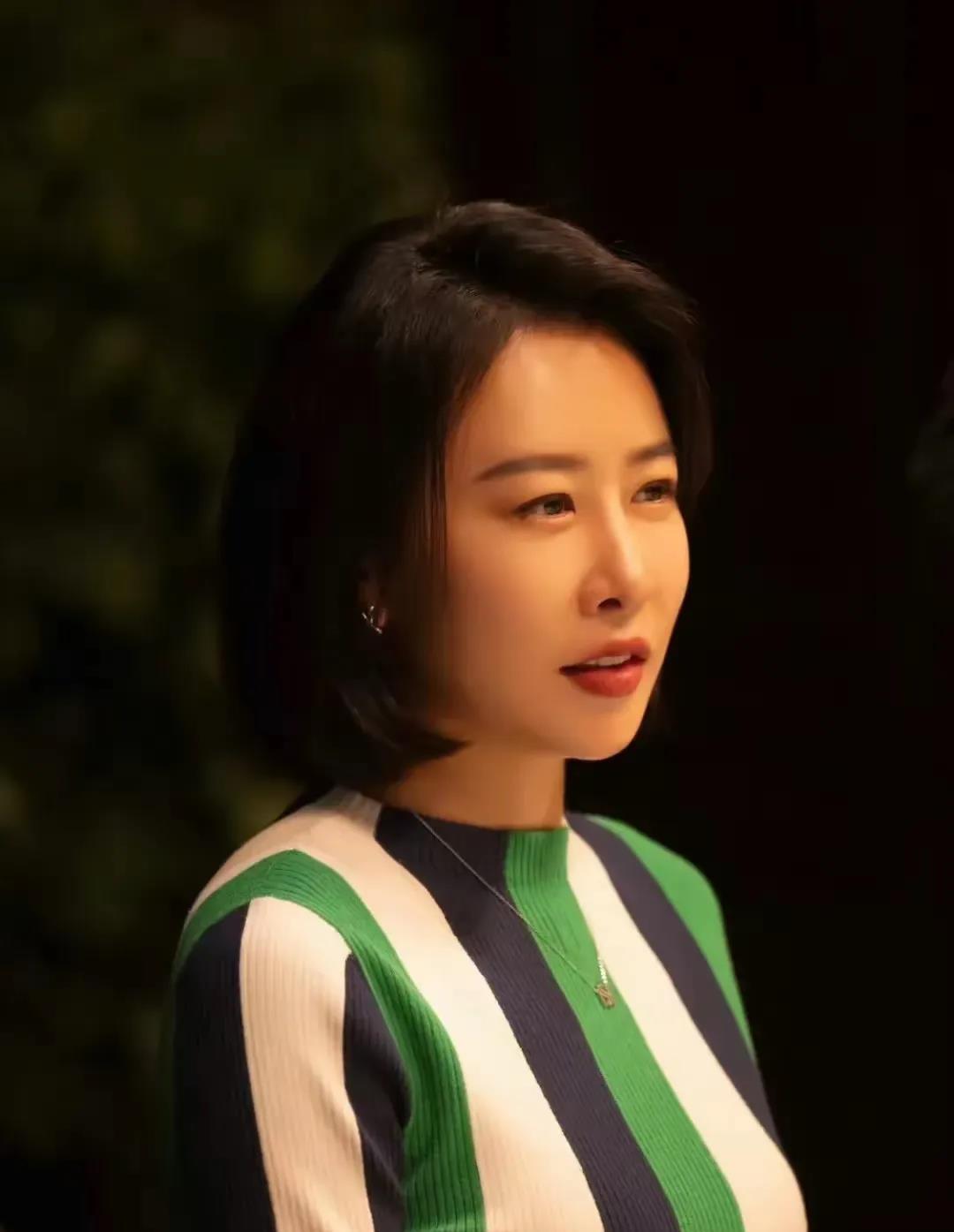 《以法之名》这个柳主任实在是让人搞不懂，老公李检察长人帅又人品好，家庭和睦且幸福