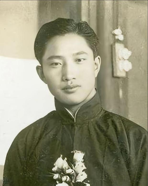 1950年，一名潜伏在台湾的地下党，给上级发来电报：“俊弟得急性脑炎亡故，”自此