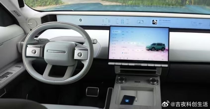 神行者8是奇瑞路虎旗下的FREELANDER，外观由路虎前设计师设计，车长5.1米，提供大五座和大六