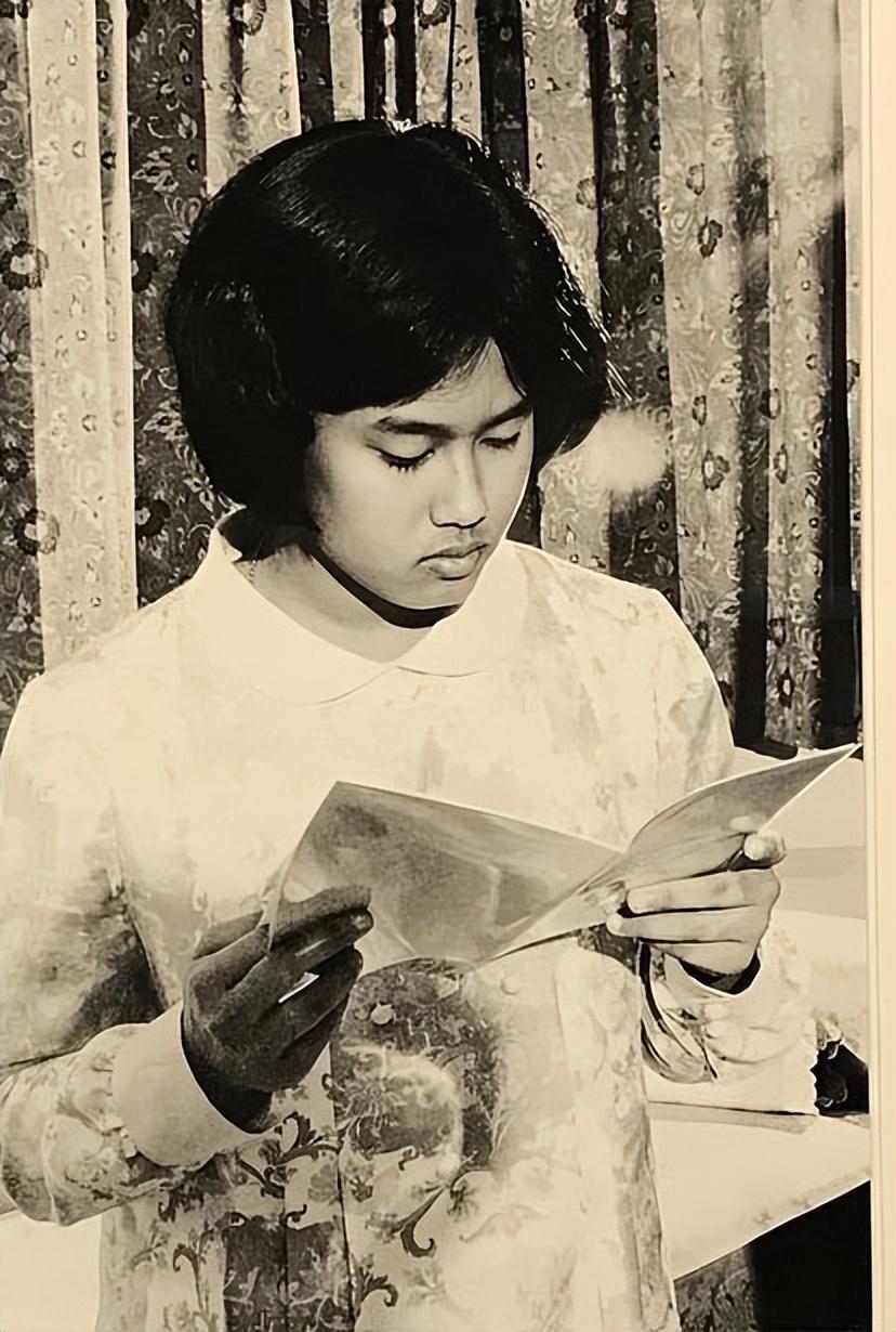 诗琳通公主独身一辈子，泰王一生风流花心，兄妹俩性格差得好远。泰王好命还因为他有个