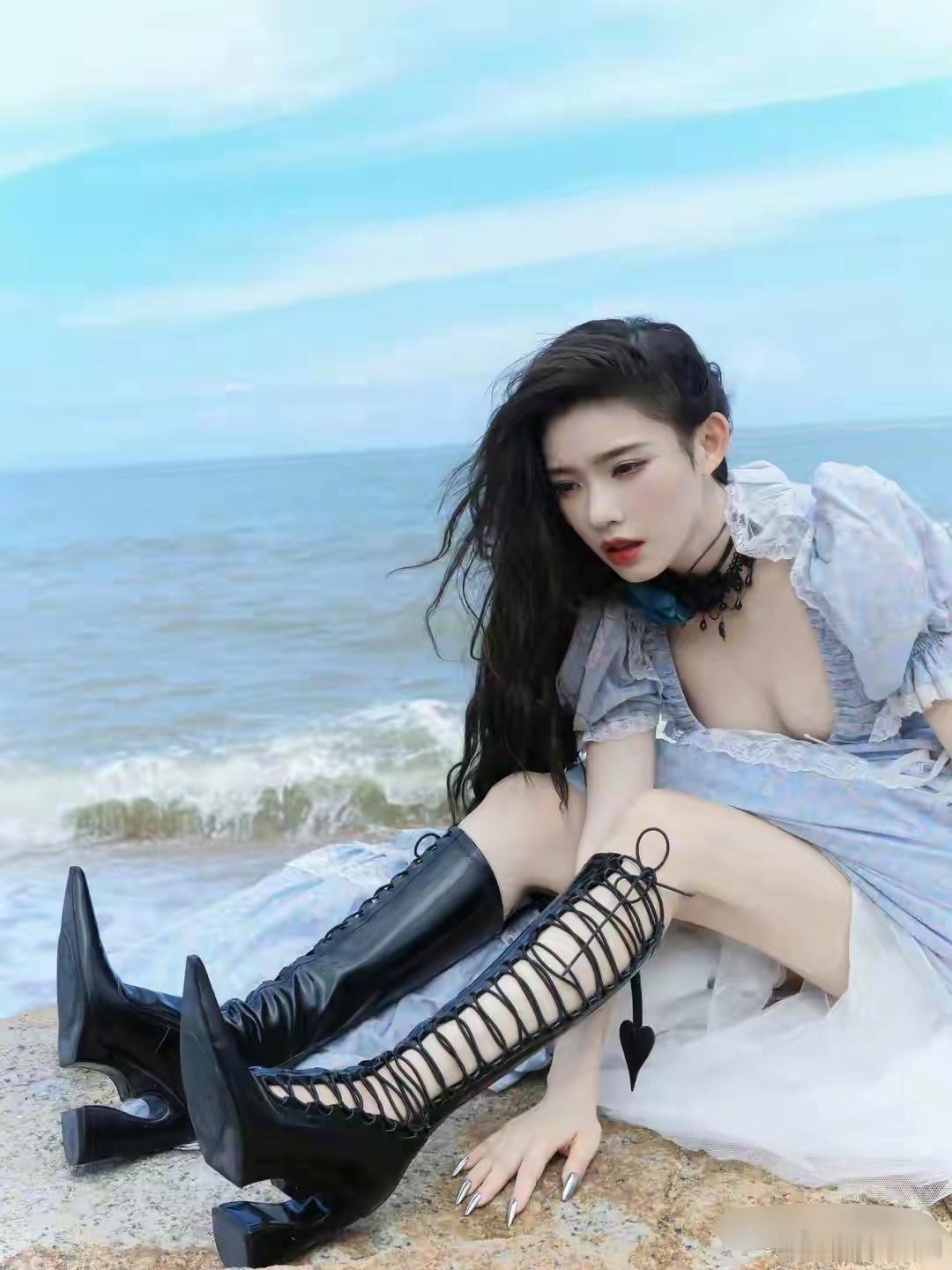 林允这套太性感了吧。