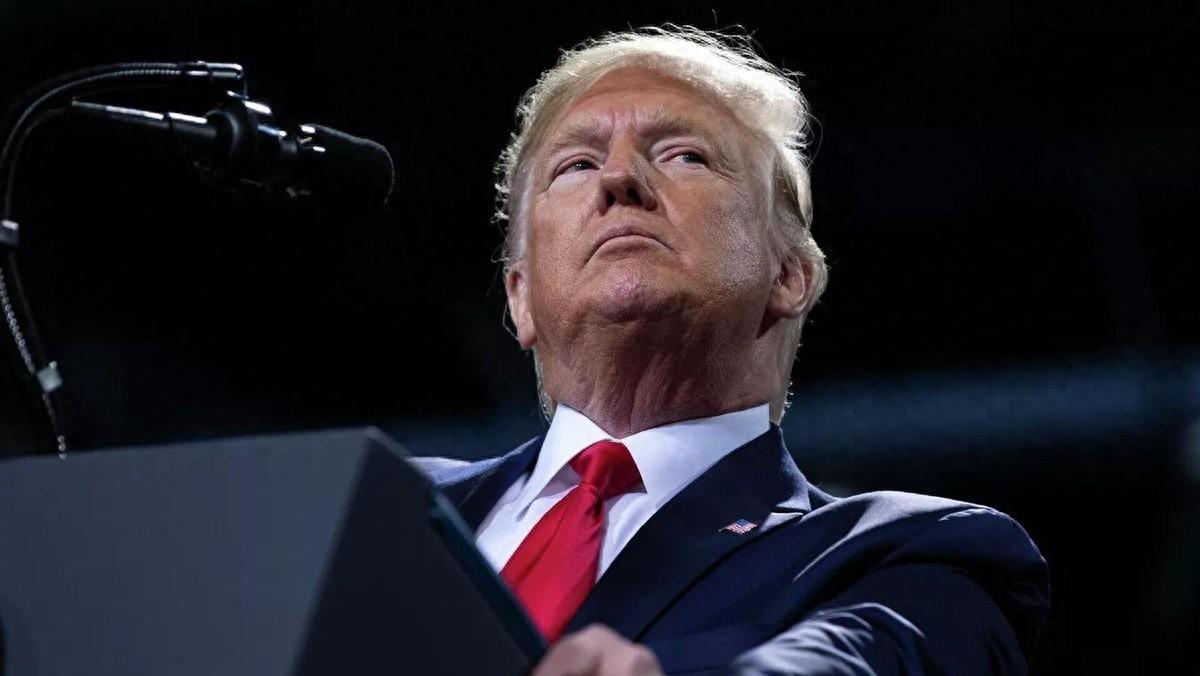 特朗普或对委宣战，美航母就位，不到24小时，中方表态力保马杜罗 12月，