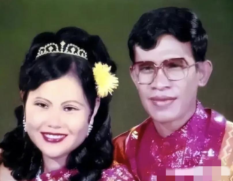 洪森的夫人文拉妮是他的原配。少年夫妻老来伴，两人一直挺恩爱。有人说，贵易友，