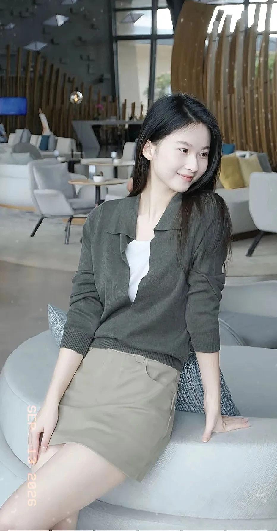 知性美女穿搭分享气质美美的美女穿搭分享！