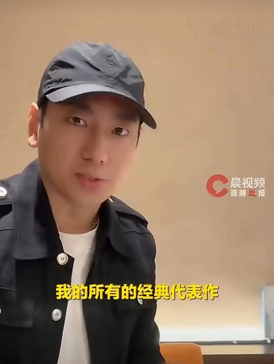 海来阿木，难掩失落！4月3日傍晚时分，歌手海来阿木，突然晒出了一段视频，只见他字