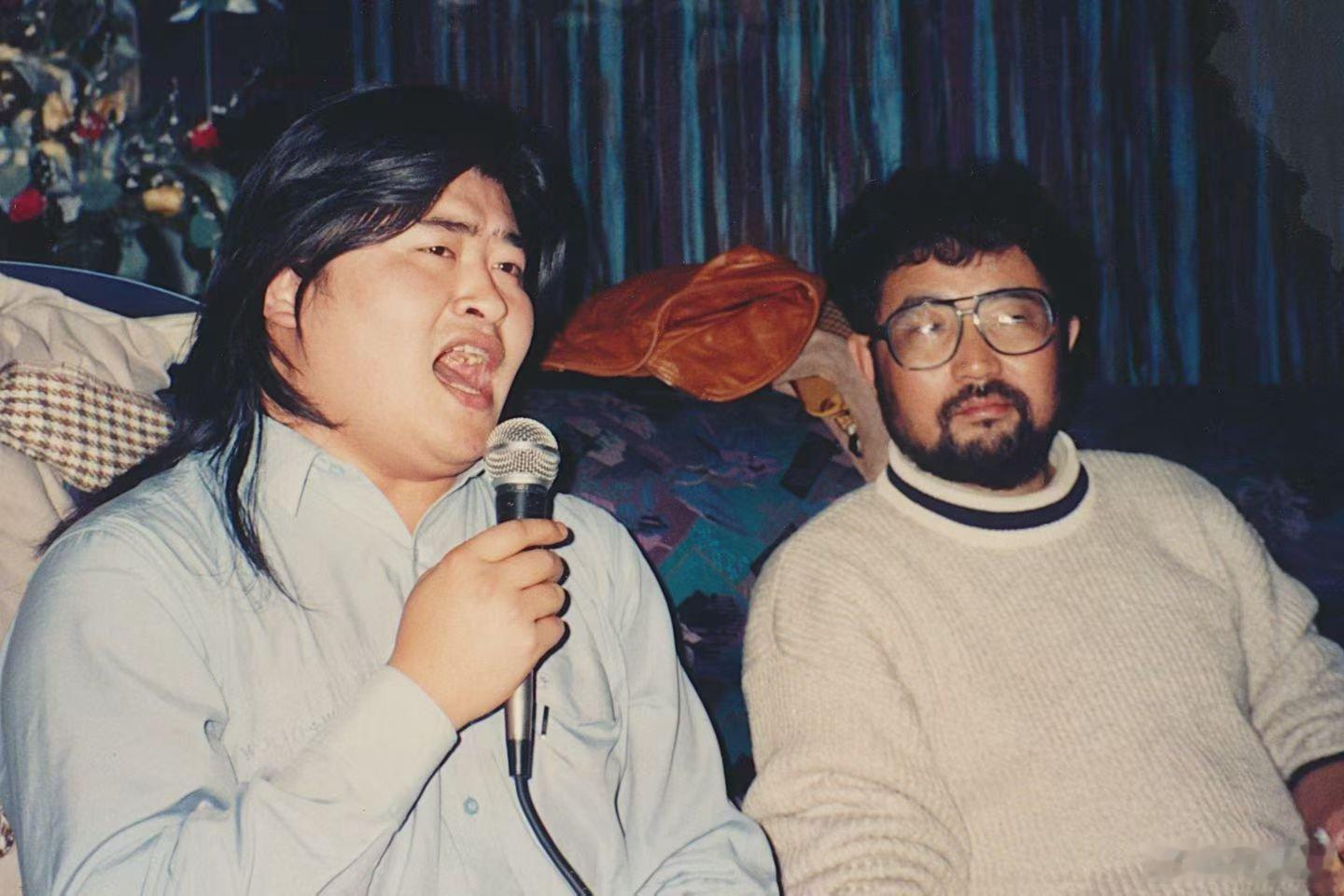 第一次见到刘欢是在1994年，我们在成都一个楼盘交付活动，请大哥帮策划一下，大哥说请几个朋友来玩一下
