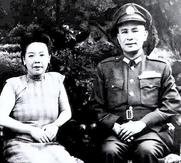 1930年，副官看白崇禧寂寞难耐，把未婚妻王氏送来伺候白崇禧！可没想到，王氏伺候
