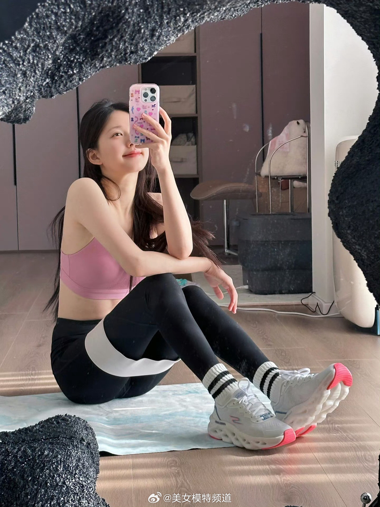 赵露思多巴胺运动风穿搭