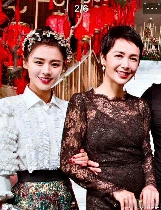 当年，蒋雯丽把公司卖到了13.5亿，给外甥女马思纯封了1.2亿的大红包，老公顾长