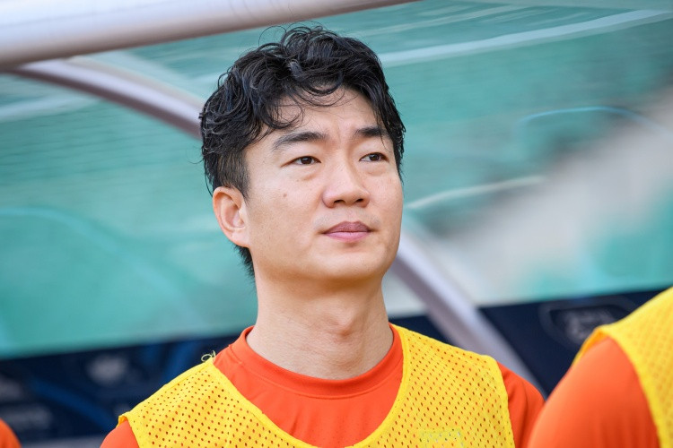 韩媒: 前国脚向球迷借钱不还还爆粗口, 中国足球真的太离谱了