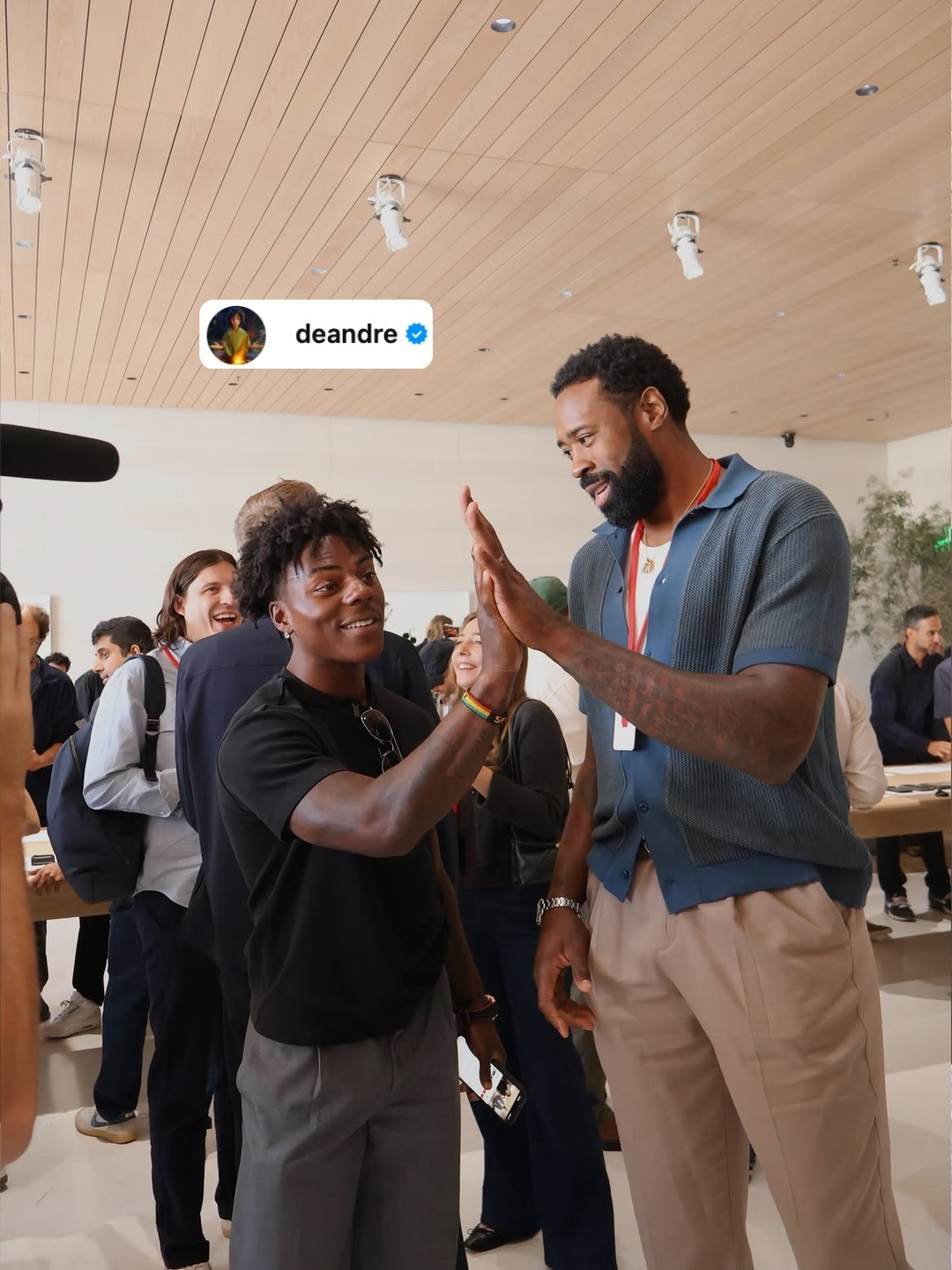 小乔丹·去了苹果新品发布会耶！NBA｜新奥尔良鹈鹕｜鹈鹕冠顶