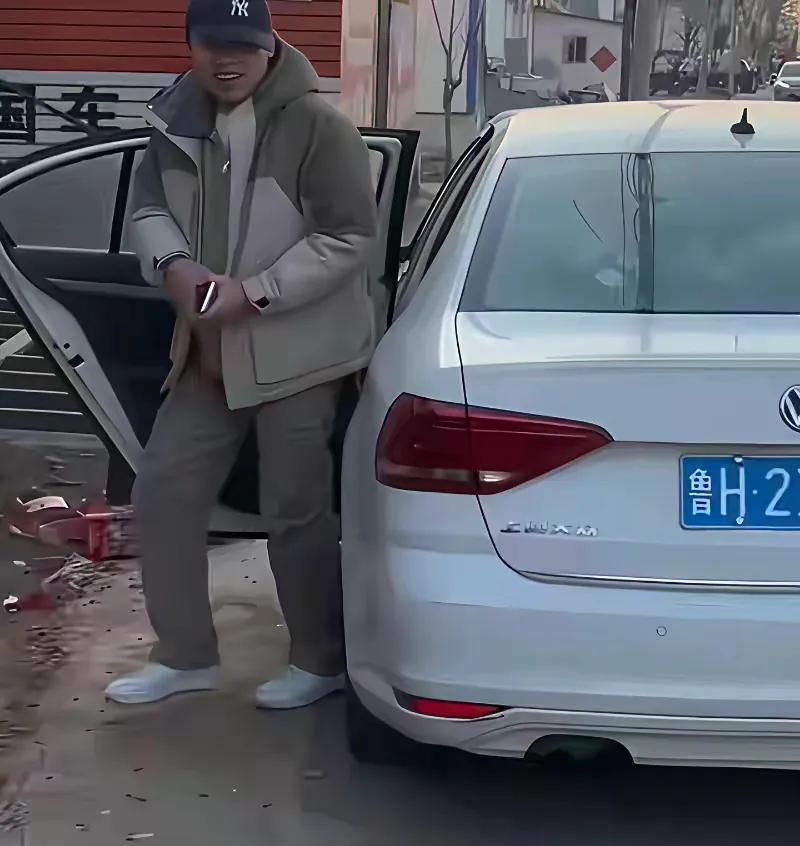 太接地气了！山东济宁，徐志胜回家过年，衣食住行的图片流出，这规格跟咱普通工薪阶层