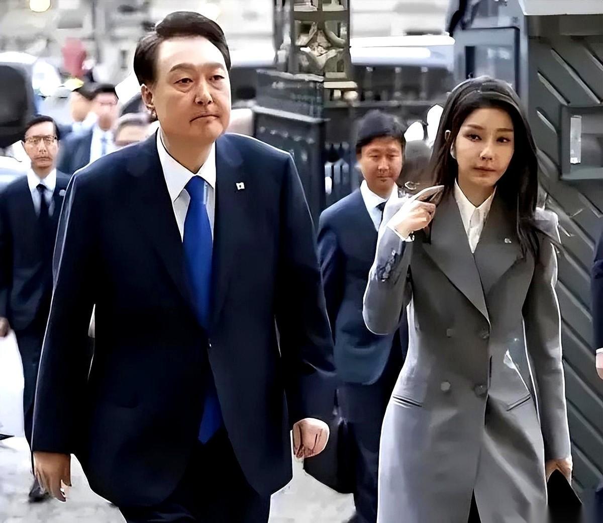 深夜，他老婆冲他吼：“因为你，全都搞砸了！”我跟你说，这句话比那6个小时的戒严