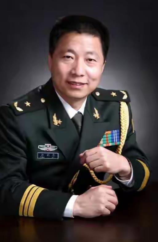 杨利伟退休待遇揭秘：没有巨额奖金，只有“终身金钟罩”!网上一直有个说法：杨利