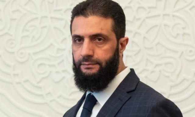 谁能料到，被制裁压得直不起腰的叙利亚，居然靠一个“机灵鬼”朱拉尼，硬生生从地狱爬