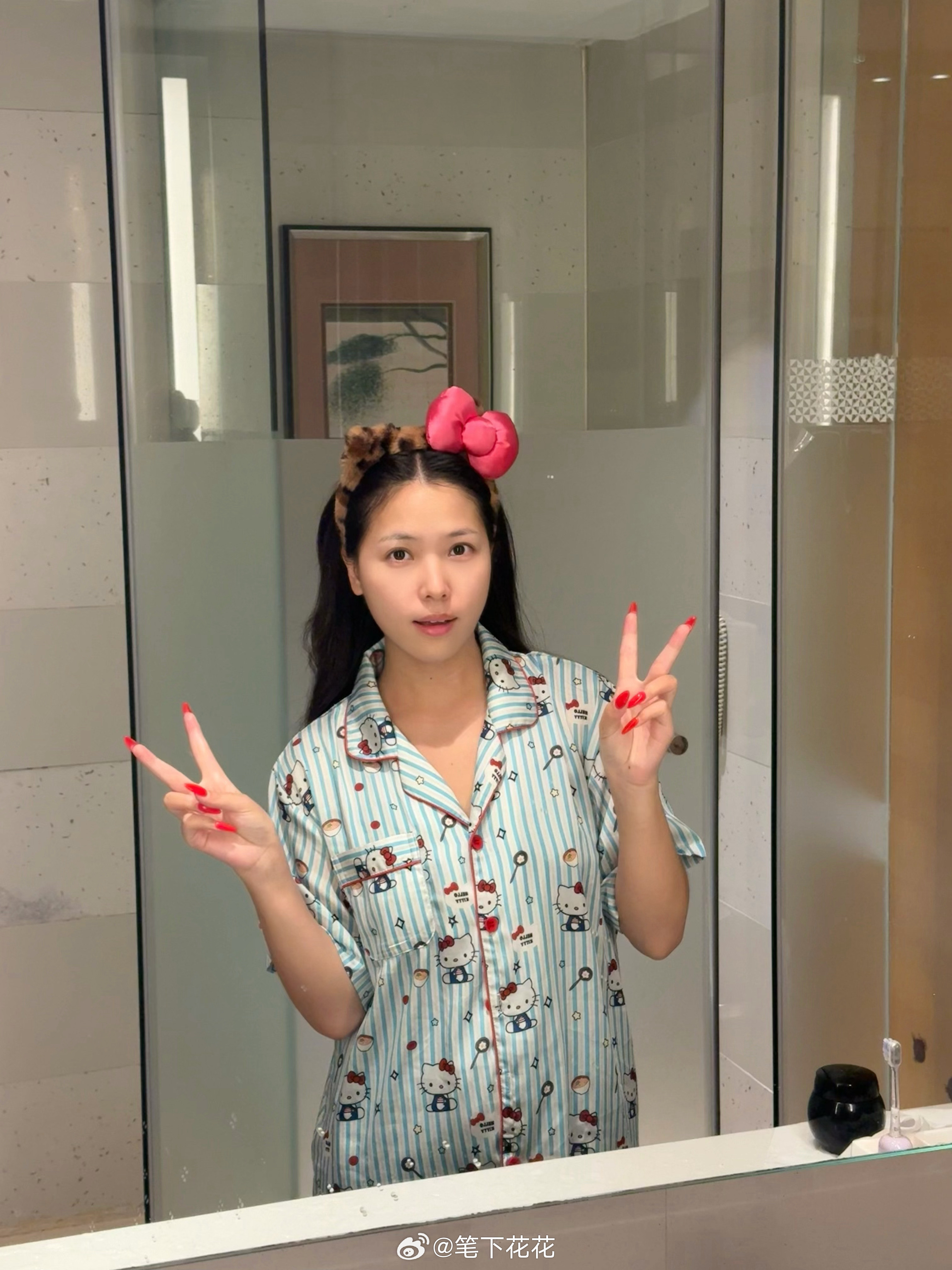 养肤真的没那么复杂，内调+精简护肤，皮肤稳到不行，真心觉得，好皮肤从来不是堆出来