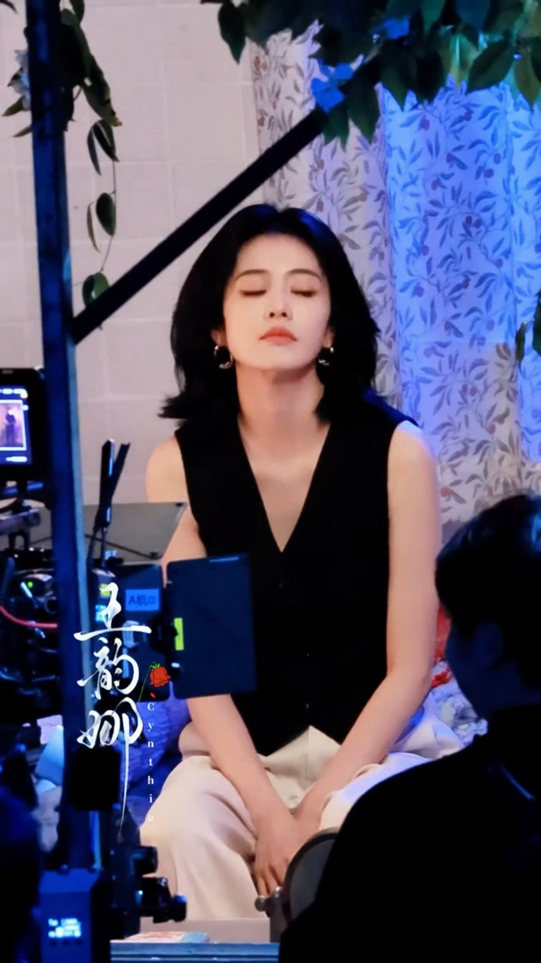 白鹿王韵娜的丑衣服被房东丢了人漂亮才是王道我们晕呐只是有点穷，审美还是不错滴，重