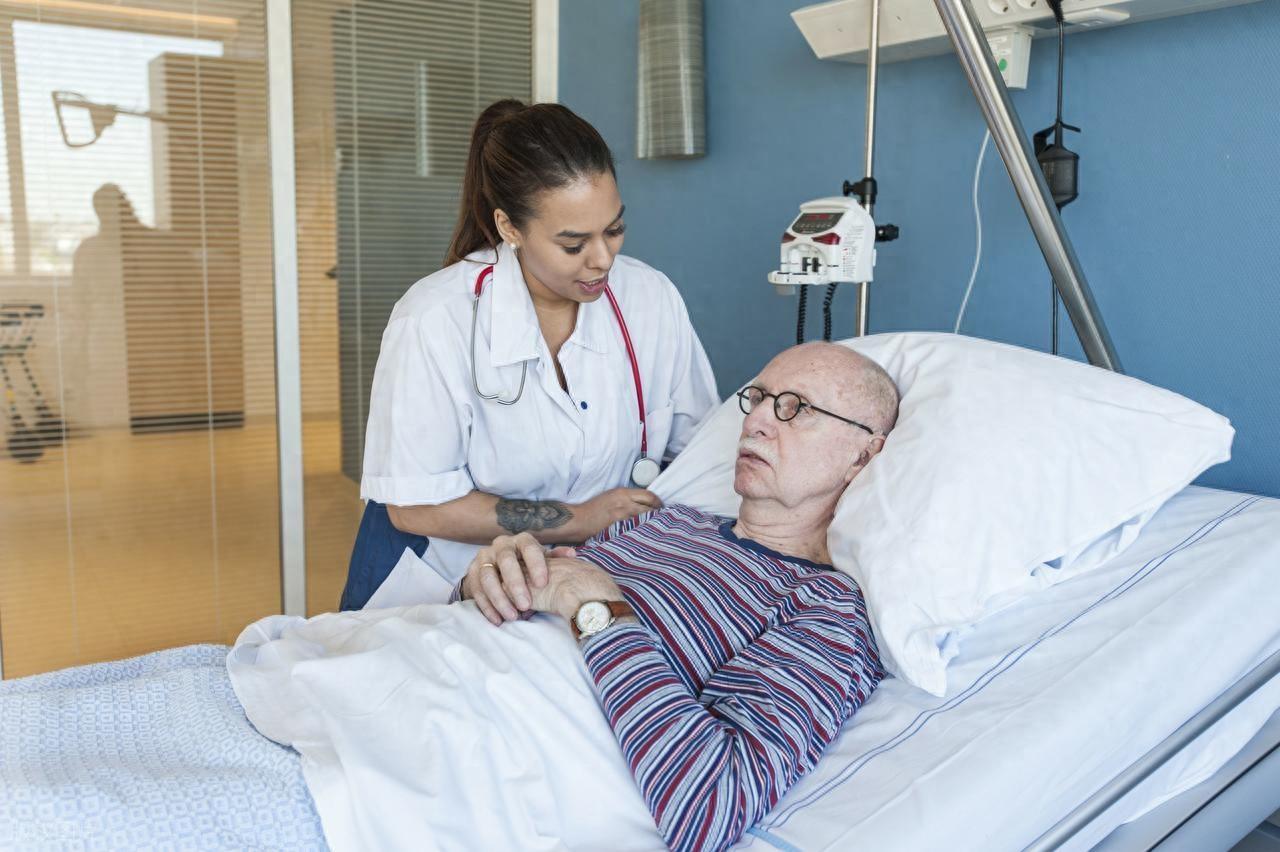 学医后才知道，心梗最危险信号，不是胸痛，而是频繁出现4个症状很多人以为心梗来