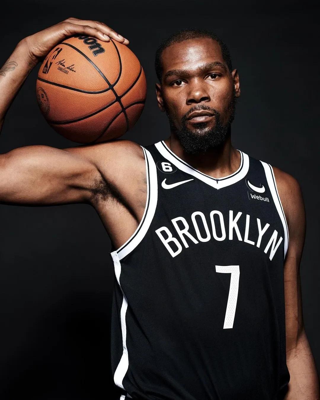 今天看NBA休斯敦火箭对骑士的比赛，突然有了感触，火箭的平均身高达到2.08米，