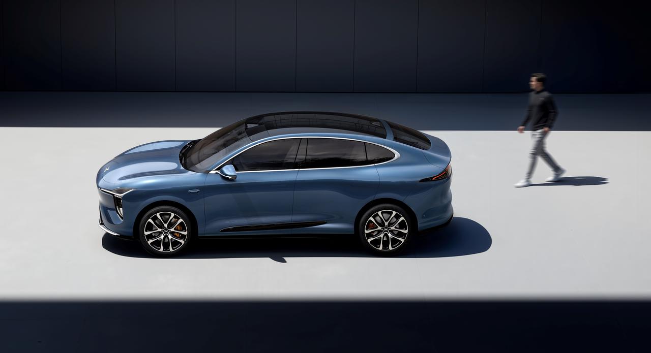 听我一句劝，这年头，家用车最香的，还得是增程车。可油可电，这玩意儿对普通家庭来说