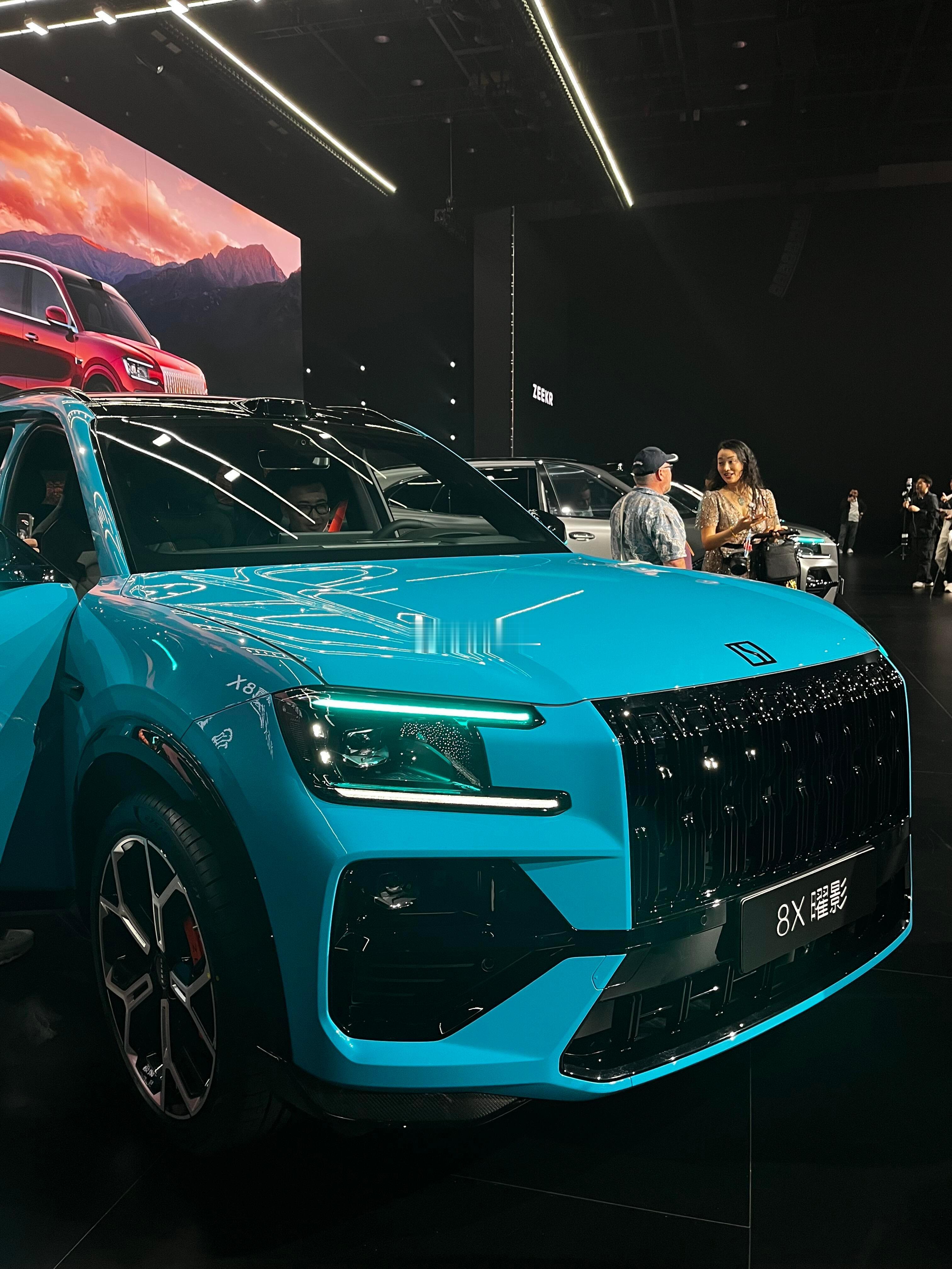 极氪8x预售价搞这么高，结果来个出乎意料外的价格。32.98起，这波诚意怎么样？