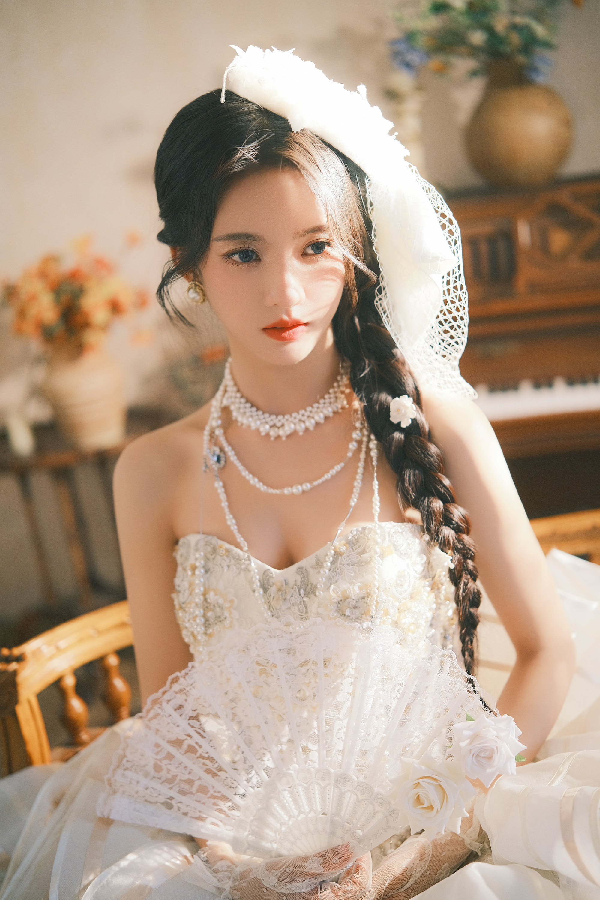 刘些宁婚纱大片：轻盈纯粹，浪漫永不褪色。刘些宁