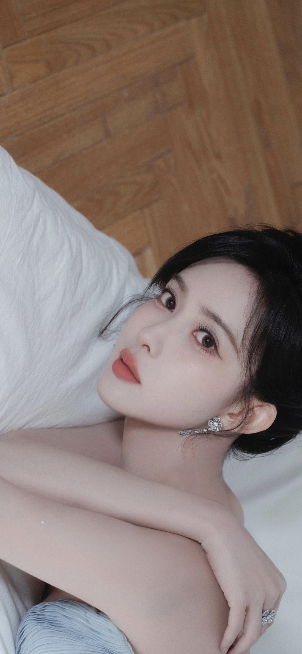 美女壁纸-第6078期-孟子义