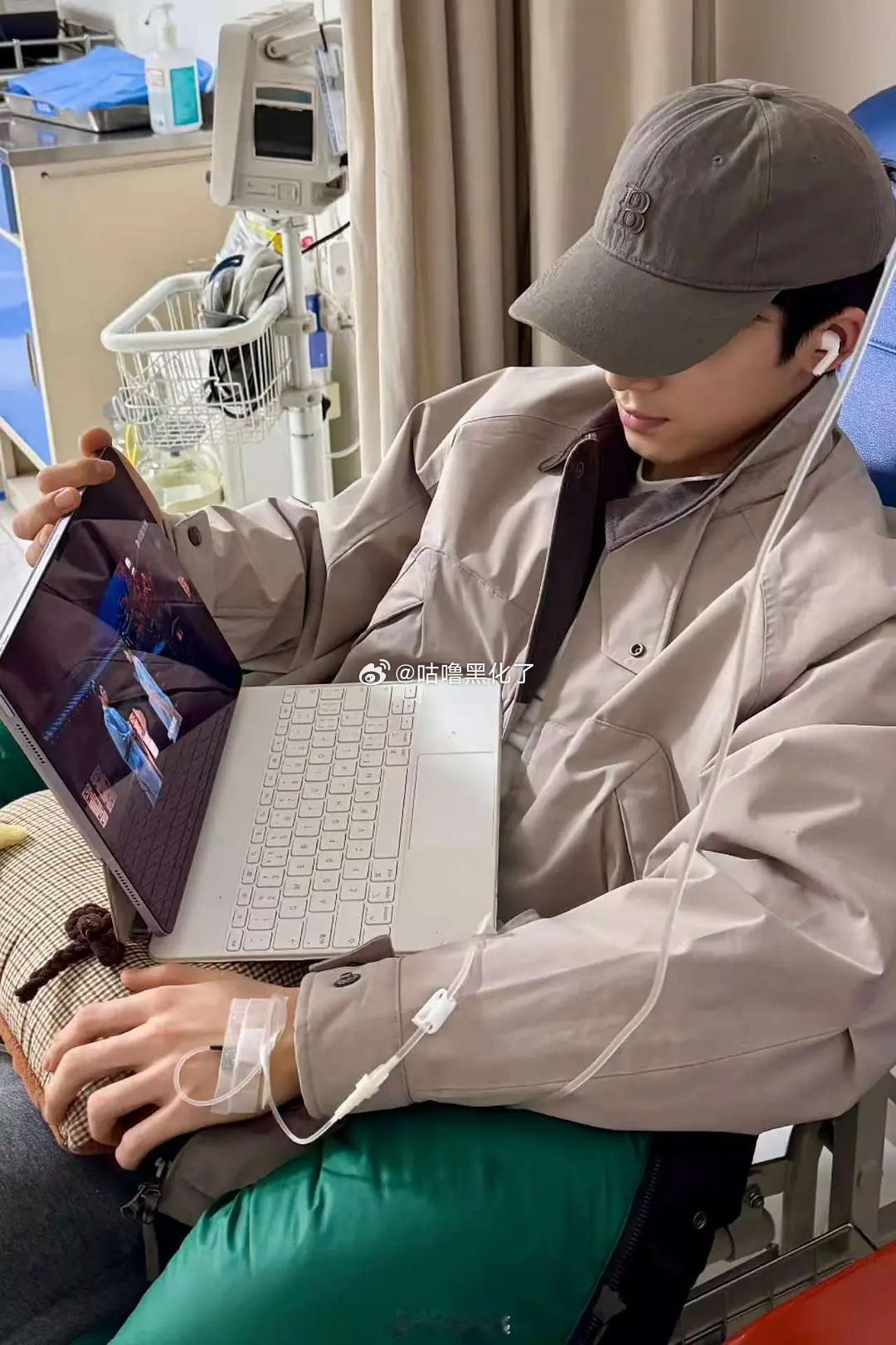 够了我心疼这个独自努力剧宣的王星越，我们大女主去旅游了，男主在这打吊针剧宣