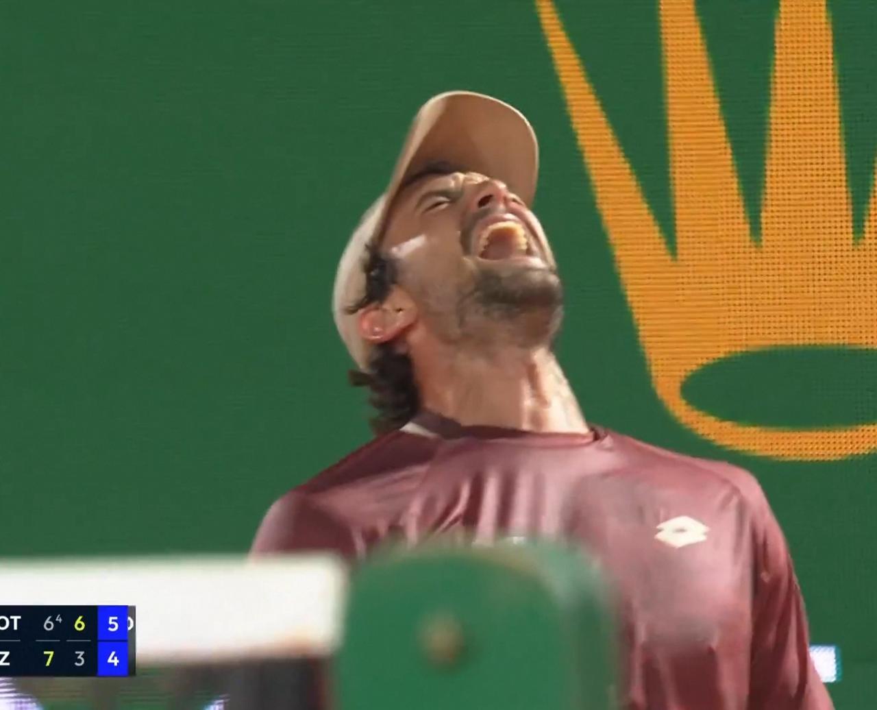 表弟瓦舍罗蒙特卡洛大师赛1/8决赛逆境击败发球大炮胡尔卡奇北京