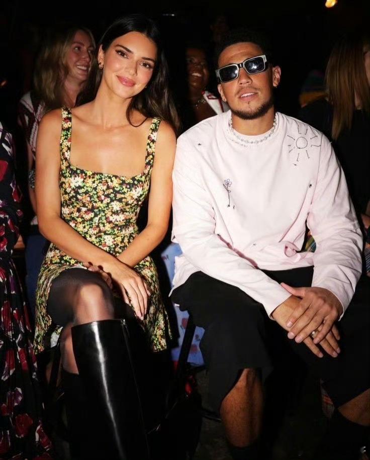 肯达尔·詹娜的恋爱史，还是觉得她和布克最配！2013年—哈里·斯泰尔斯（19