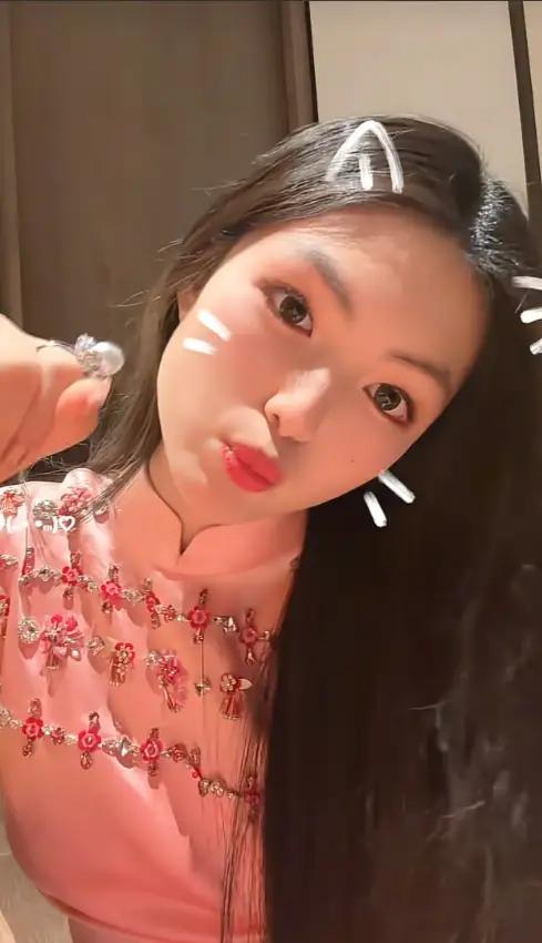 妈耶，李湘果然豪，王诗龄手上这枚戒指就价值70万！