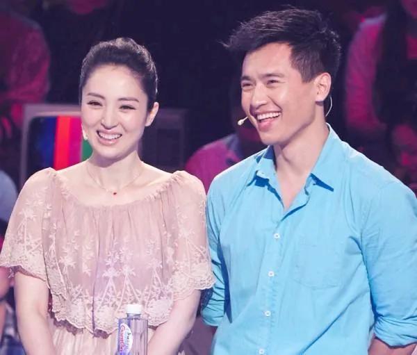 可能因为董璇高云翔都属于气质很好的那种人，小酒窝从小就很显气质。她这种与生俱来的