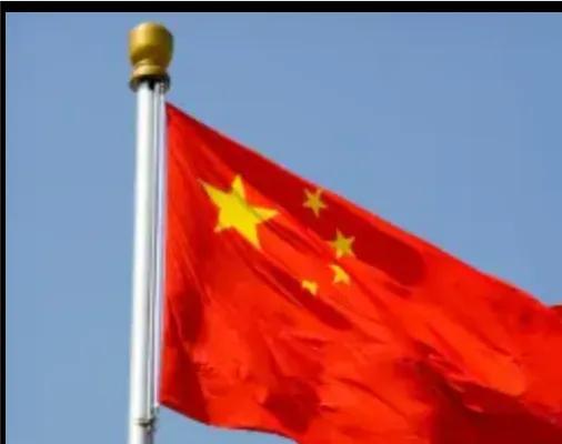 柴桑大姐今天早上说，那个可怜的母亲，退休以后，先是去京北看了升国旗，而我们这个总