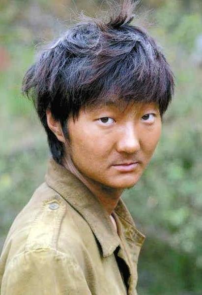 当年，王大治跟苗圃表白：“我喜欢你，做我女朋友吧。”苗圃摆摆手拒绝了：“你长