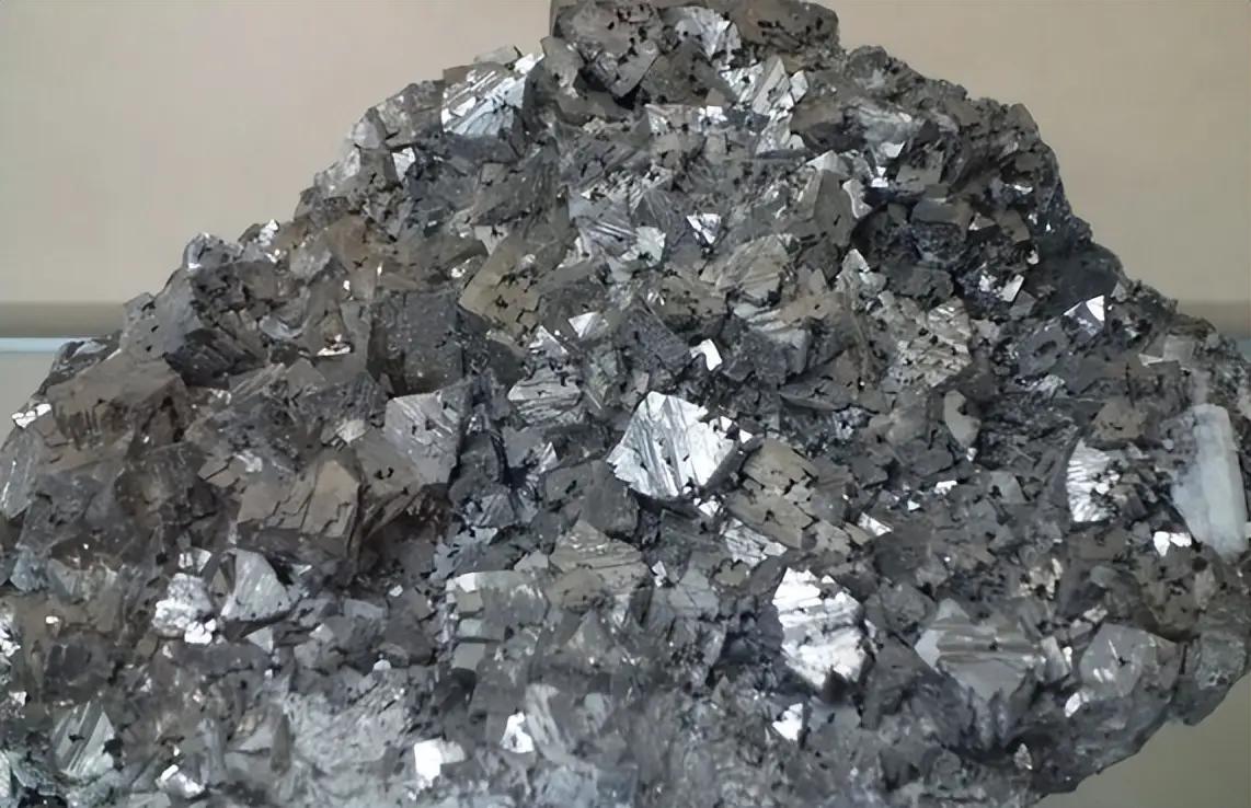 既然央视新闻都播报了，那么很可能传闻就是真的。钍基熔盐核反应堆，应该就是004采