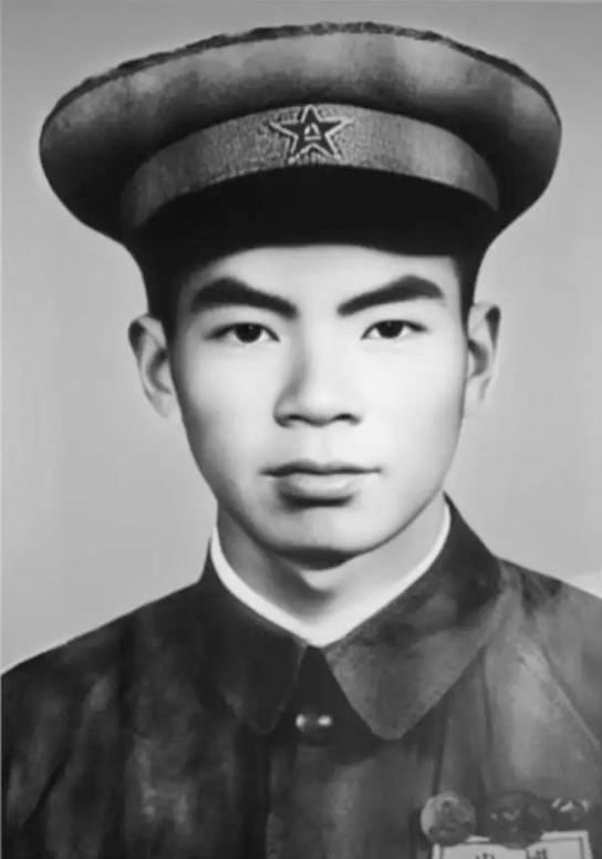 抗美援朝只评出俩"特级英雄"，一个是黄继光，另一个我们不陌生，他就是杨根思