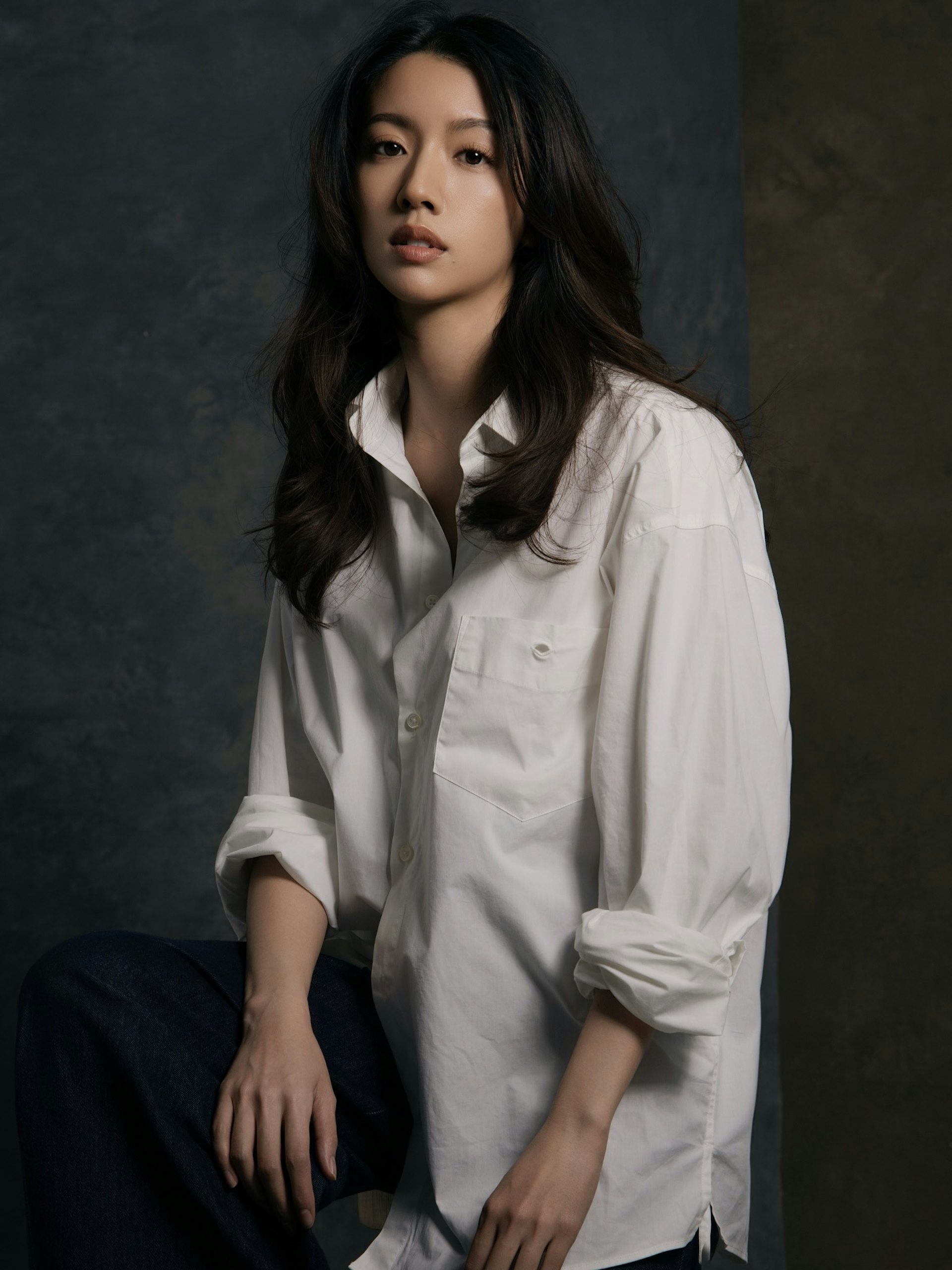 近日视后蔡思贝再度成为话题中心，传出她离巢消息已经一段时间，尽管传闻甚嚣尘上，但