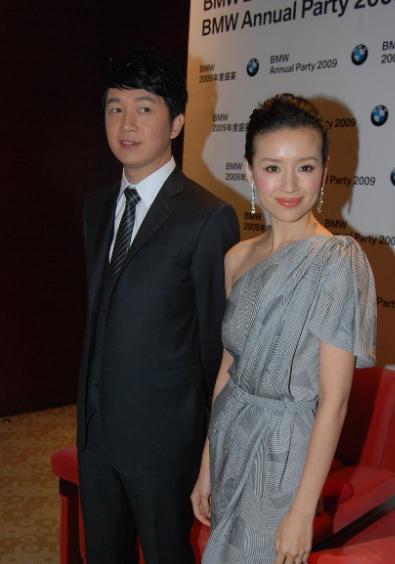 董洁时隔14年公开承认当年任性，潘粤明随即发文感慨，瞬间引爆全网。这场迟来的回应