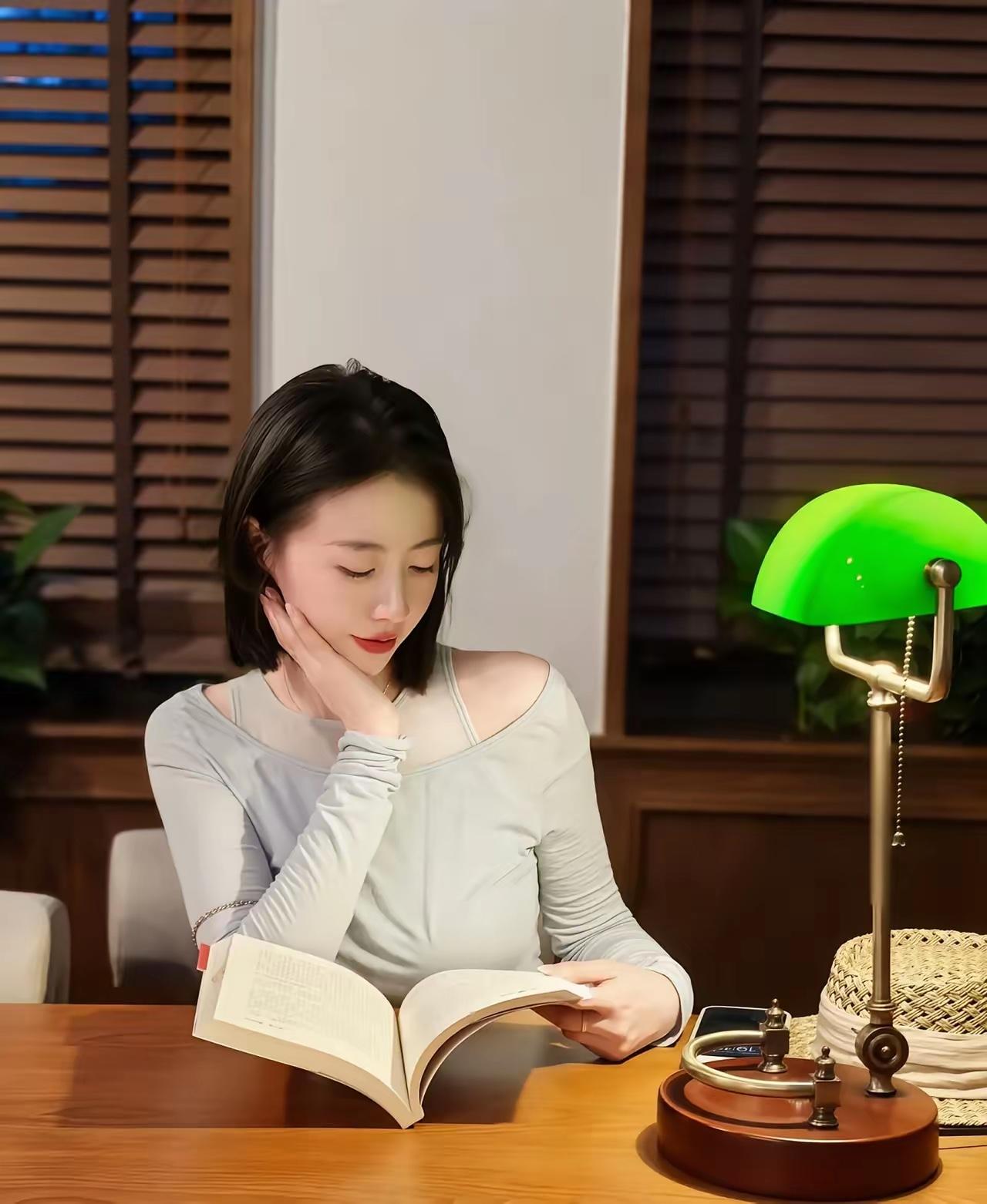 姑妈家的孩子本科毕业后考研，学习学的比高中时还辛苦。但是辛苦并不代表一定能考上，
