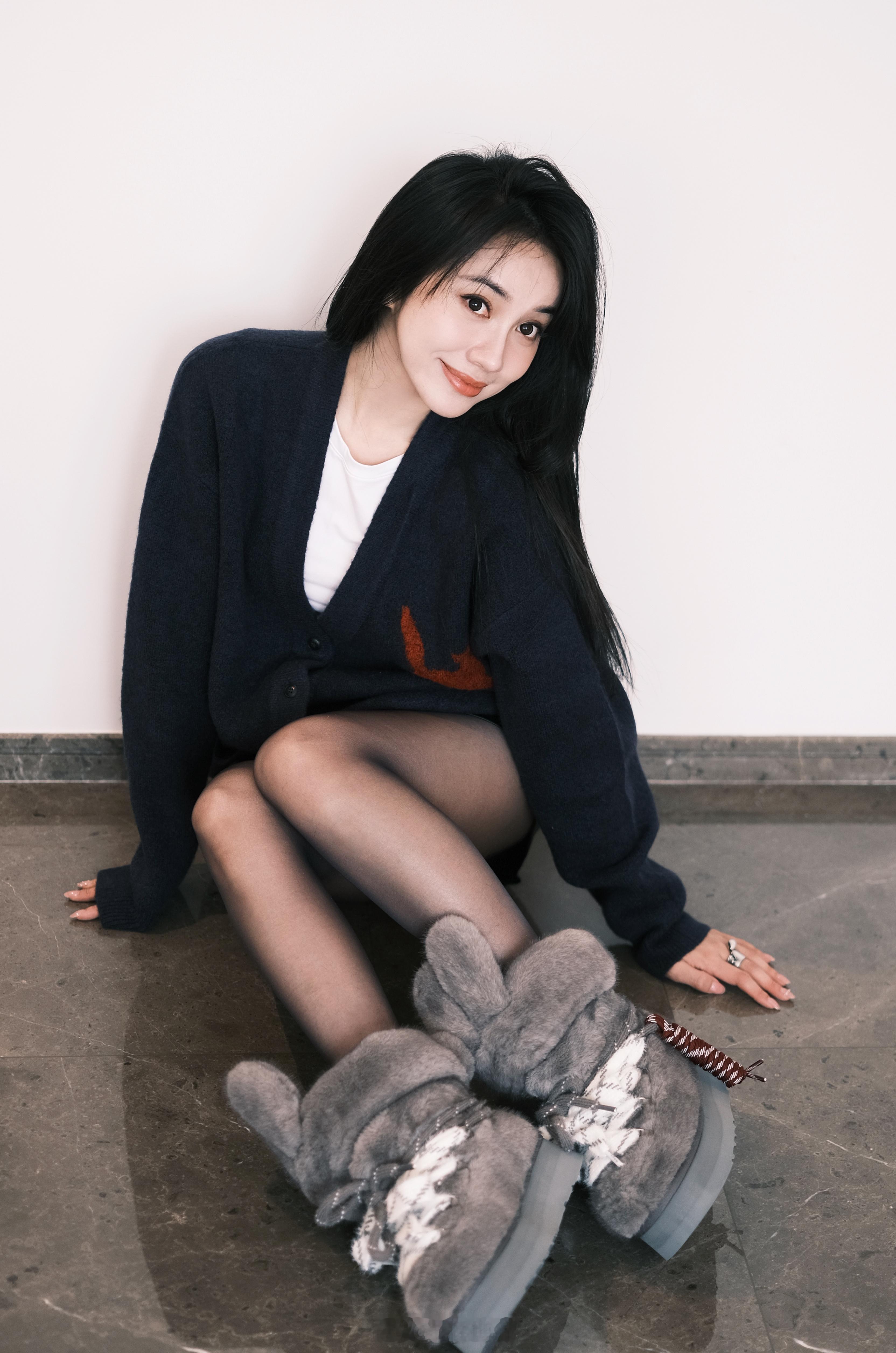 林博洋🖤冬季黑丝配雪地靴