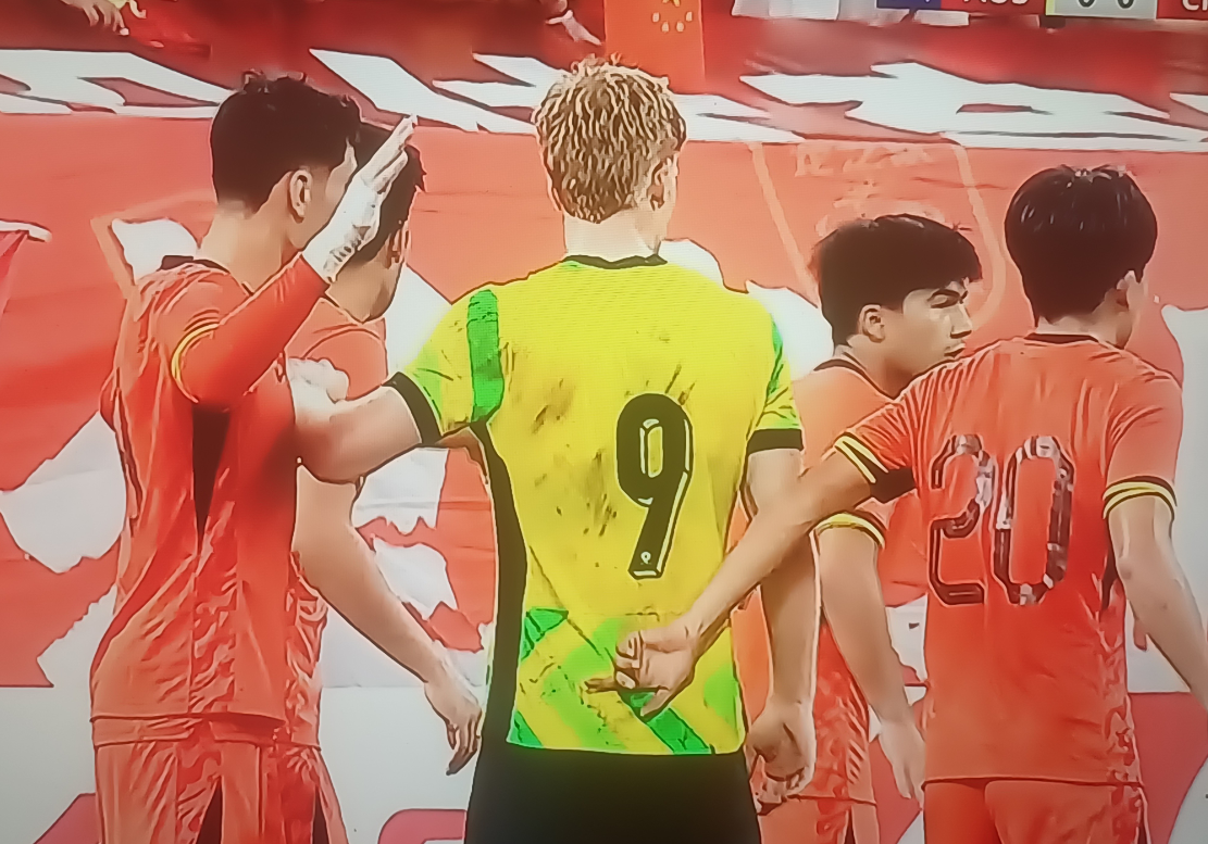 中国u22男足0：0平澳大利亚。球迷朋友们，你觉得今晚的澳大利亚u22男足真的