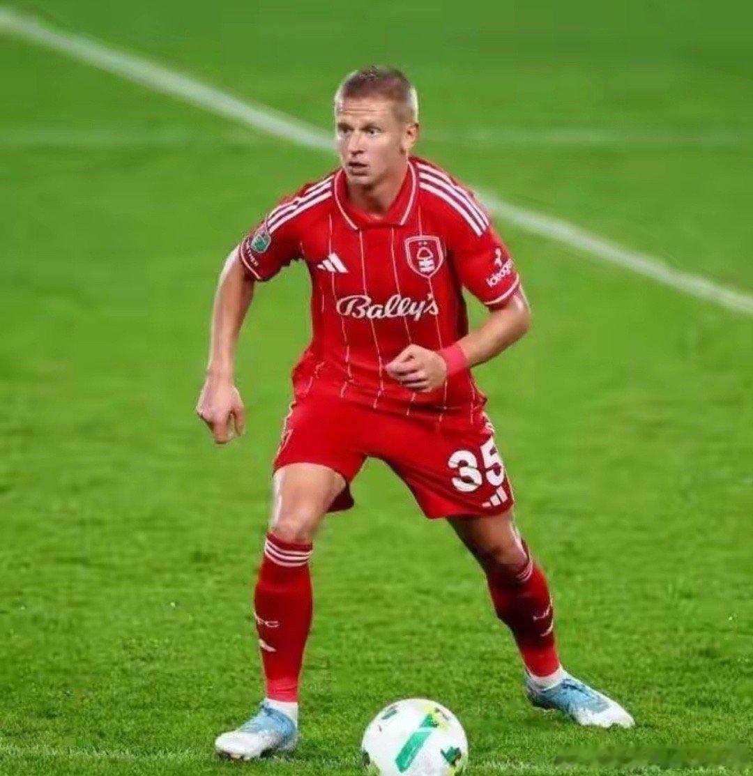 提醒大家：阿森纳冬窗还有一个杀手锏那就是津琴科！据英国媒体报道诺丁汉森林考虑冬窗