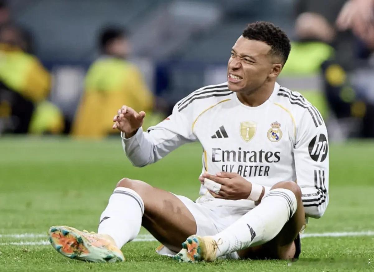 皇马天塌了1.8亿姆巴佩无缘出战曼城+铁腰也休战阿隆索下课战？北京时间12月