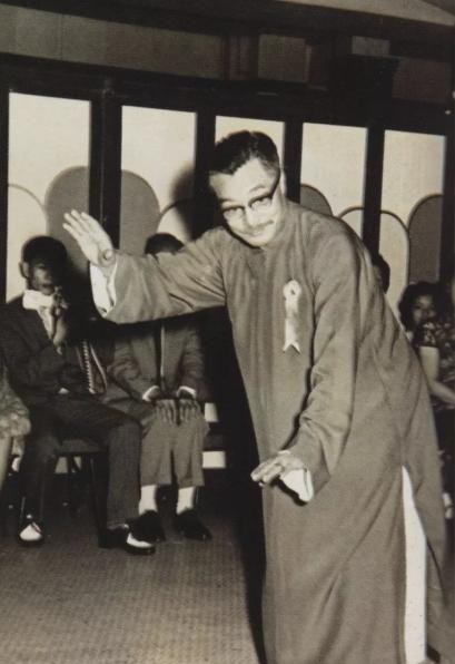 1954年，吴氏太极的代表人物吴公仪突然发报说：“从南到北，未逢敌手。”这份声明
